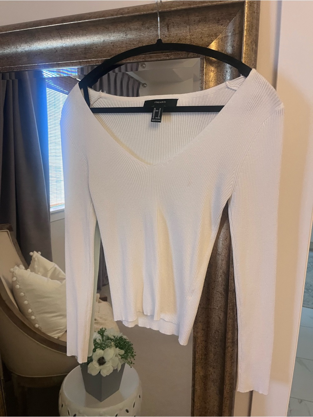 Forever 21 White Ribbed V-Neck Long Sleeve Sweater